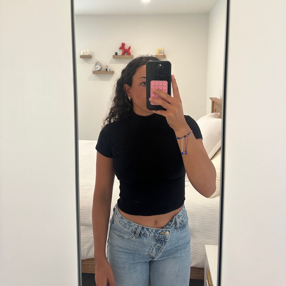Black mock neck tee